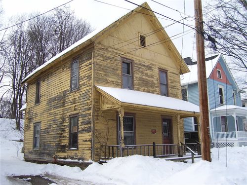 11 Taylor St, Oxford, NY, 13830-3472 | Card Image