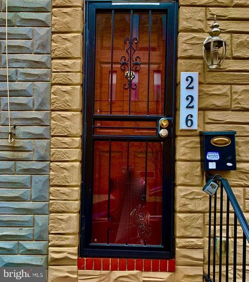 226 N Glover St, BALTIMORE, MD, 21224-1107 | Card Image