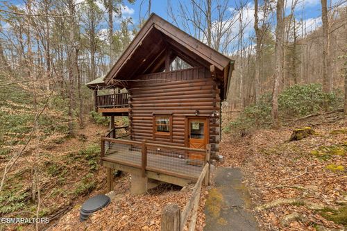 3114 Brothers Way, Sevierville, TN, 37862-7866 | Card Image