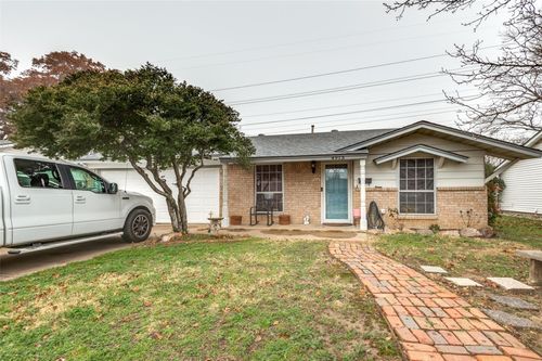 4913 Tracy Dr, Haltom City, TX, 76117-1252 | Card Image