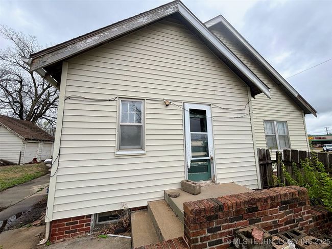 1924 W Owen K Garriott Rd, House other with 3 bedrooms, 1 bathrooms and null parking in Enid OK | Image 12