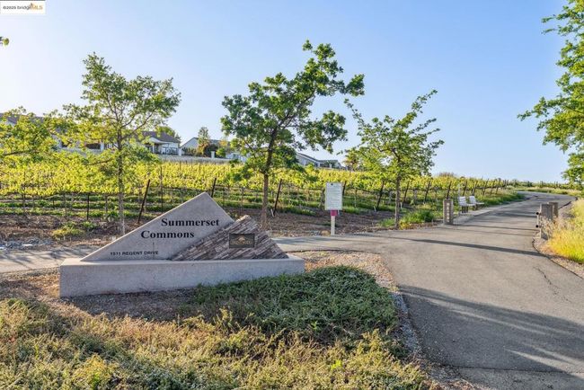 664 Prince Albert Way, Home with 2 bedrooms, 2 bathrooms and 1 parking in Brentwood CA | Image 59