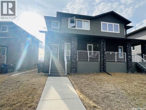 642 Glenridge Ave, Swift Current, SK, S9H5R9 | Card Image