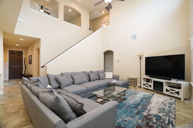 228 Comanche Trl, House other with 4 bedrooms, 3 bathrooms and null parking in Cibolo TX | Image 6