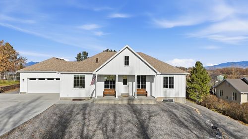 570 N 200 E, Wellsville, UT, 84339-9712 | Card Image