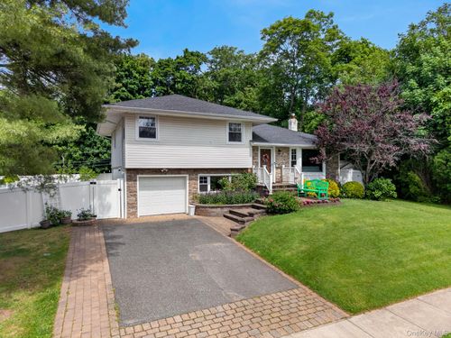 6 Holly Ln, Jericho, NY, 11753-1811 | Card Image