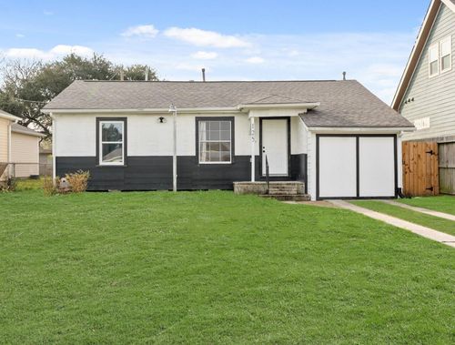 125 18th Ave N, Texas City, TX, 77590-6110 | Card Image