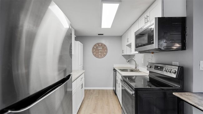 A chefs delight! all stainless appliances functional and fabulous! | Image 7