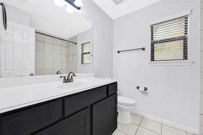 9002 Saint Laurent Ln, House other with 3 bedrooms, 2 bathrooms and 2 parking in Houston TX | Image 15