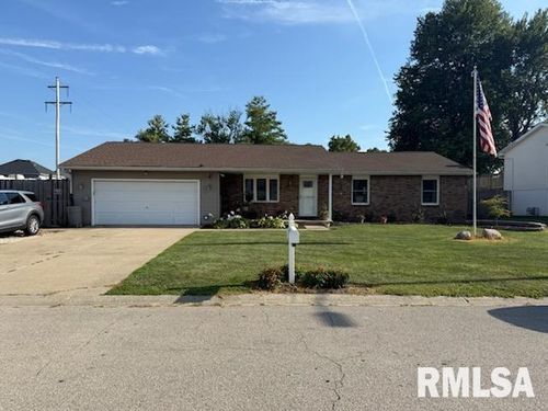 844 Magnolia Dr, Chatham, IL, 62629-1132 | Card Image