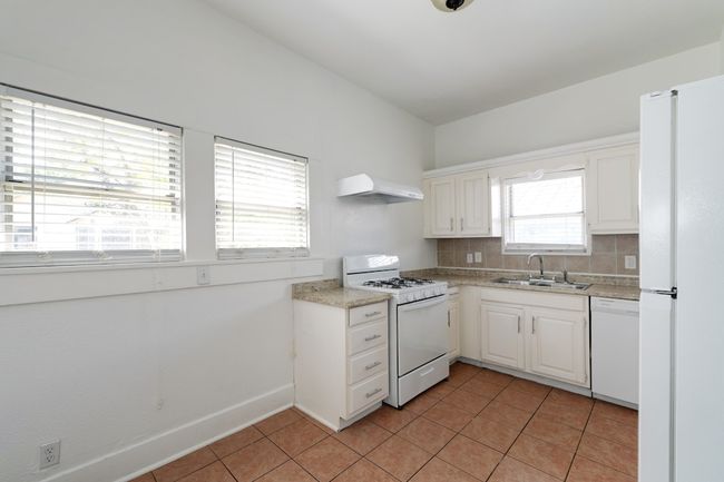 1205 E 12 Th St, House other with 1 bedrooms, 1 bathrooms and 2 parking in Austin TX | Image 8