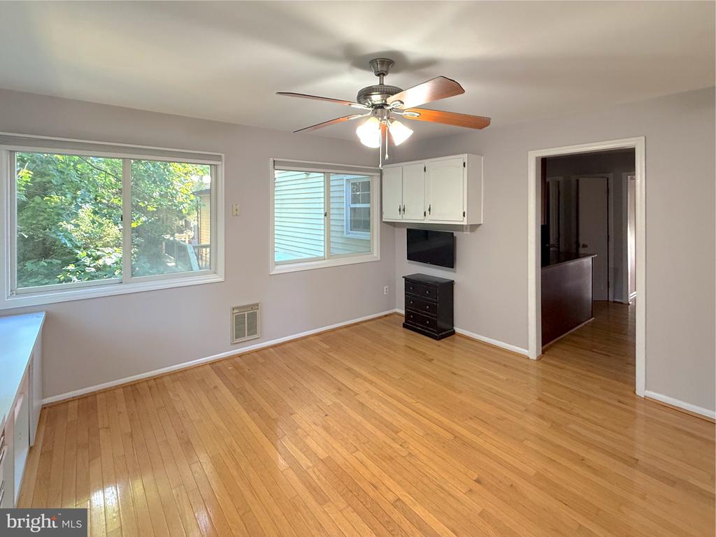 Residential in ELLICOTT CITY