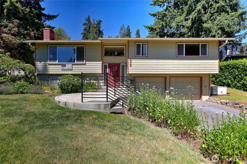 5929 Fern Ave Ne, Bremerton, WA, 98311-9606 | Card Image