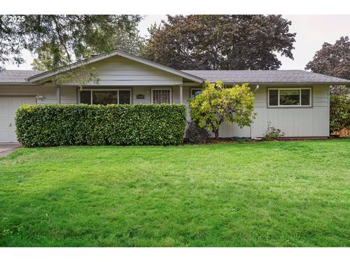 2209 Se 178th Ave, Portland, OR, 97233-5215 | Card Image