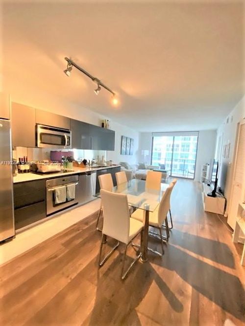 apt-2404-31 Se 6th St, Miami, FL, 33131-3176 | Card Image