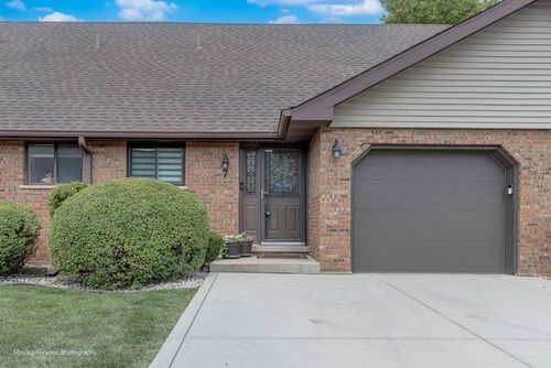 unit-7-1906 Heatherway Ln, New Lenox, IL, 60451-4106 | Card Image