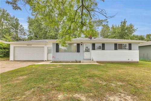 20559 Westwood Park Boulevard, Strongsville, OH, 44149 | Card Image