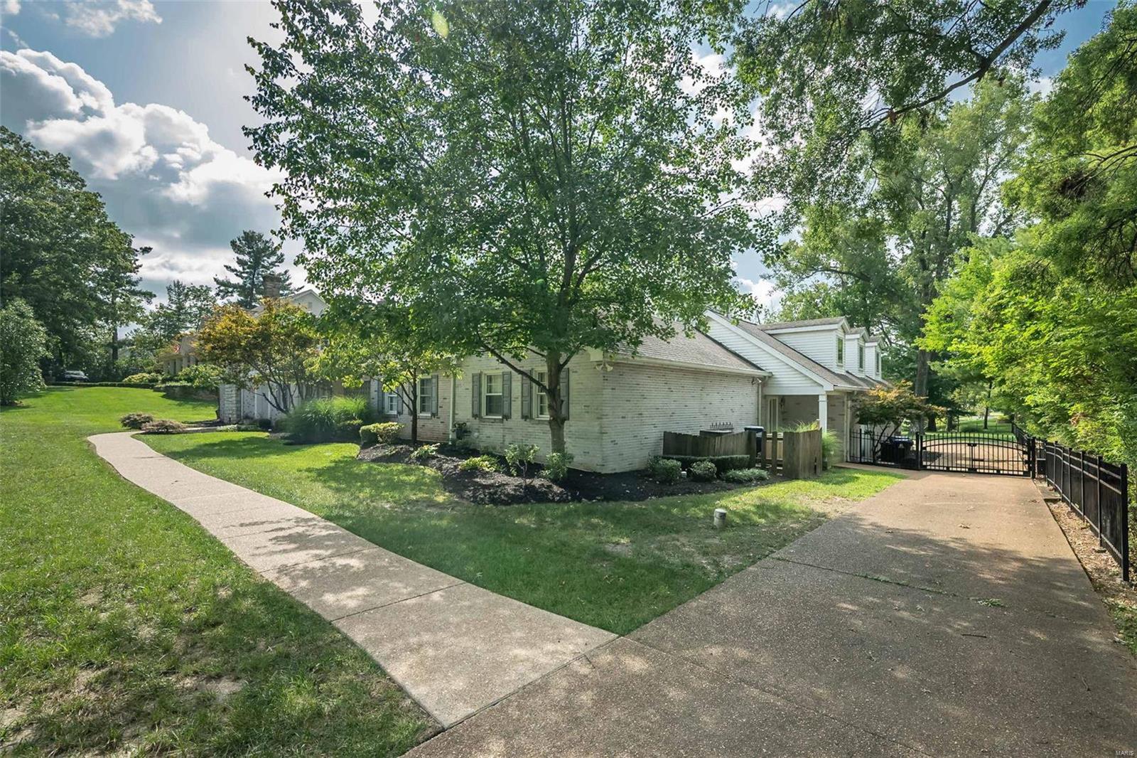 Geyer Ln, Saint Louis, MO 63131