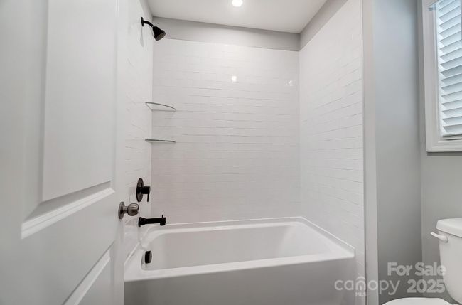 HALL BATH (BATH 2) | Image 40
