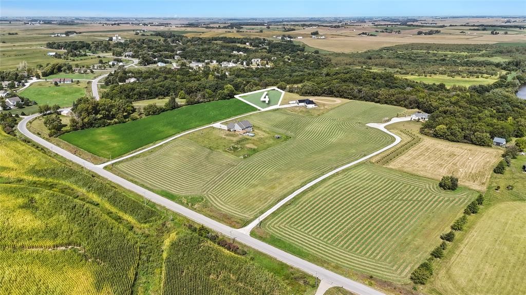 Land in Pella