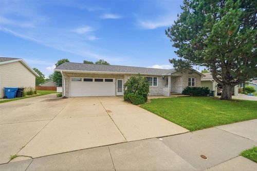 3713 Joan Dr, Waterloo, IA, 50702-5501 | Card Image