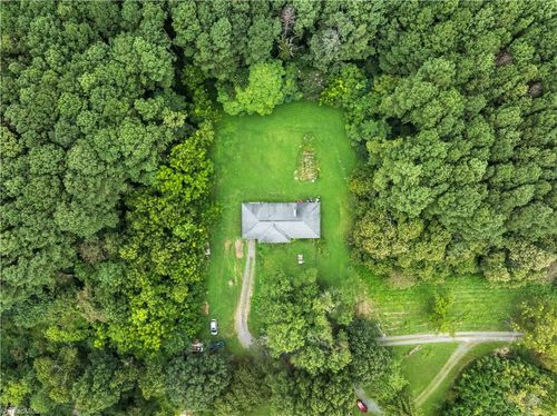 1028 Eagle Dr, Boonville, NC, 27011-9265 | Card Image