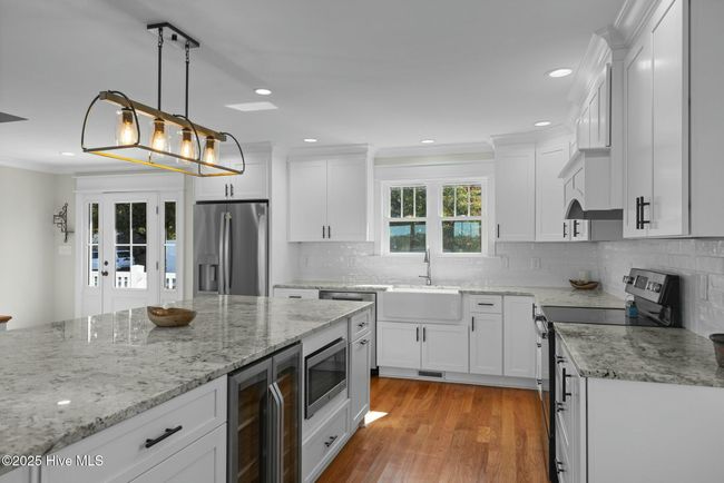 Kitchen Bar | Image 25