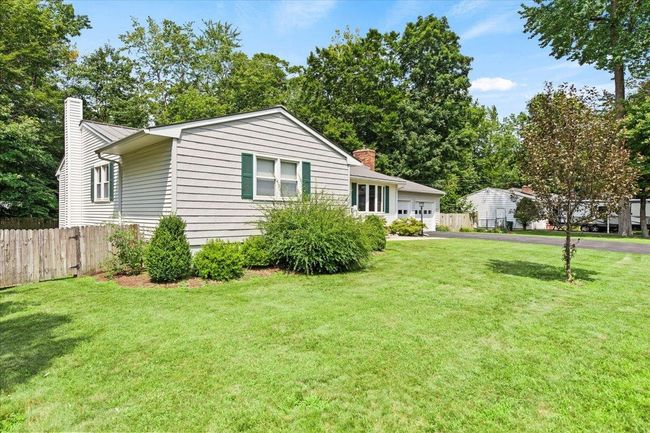8 Center St, House other with 4 bedrooms, 3 bathrooms and null parking in Bennington VT | Image 33