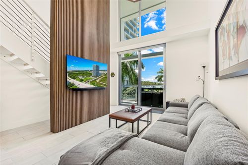 216-2000 Metropica Way, Sunrise, FL, 33323-3215 | Card Image
