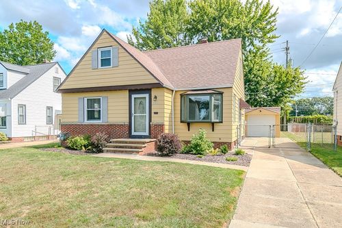 28914 Foxboro St, Willowick, OH, 44095-4554 | Card Image