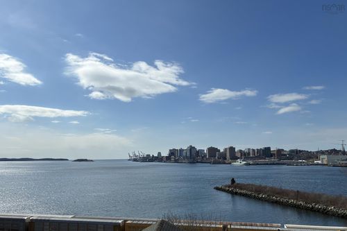 13 Fairbanks St, Dartmouth, NS, B3A1B8 | Card Image