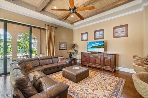 611 18th Ave S, NAPLES, FL, 34102-7538 | Card Image