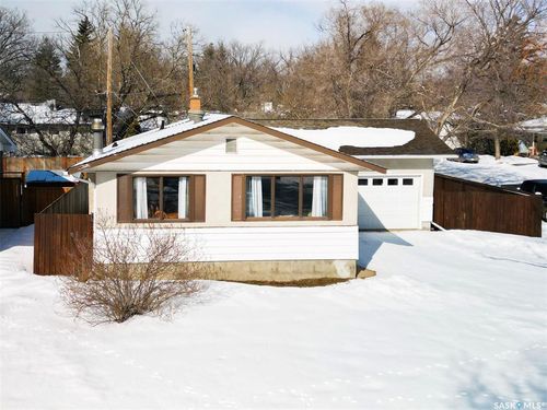 128 Mcdougall Cres, Regina, SK, S4S5M7 | Card Image