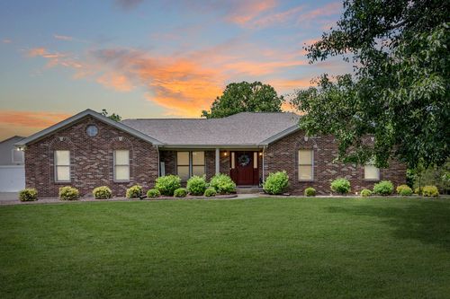 2032 Currys Fork Dr, La Grange, KY, 40031-9372 | Card Image