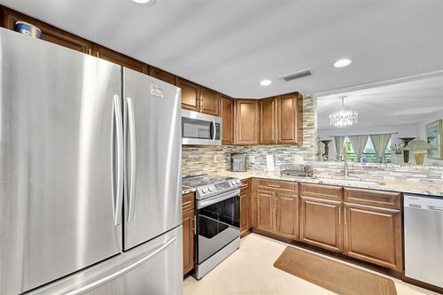 apt-c3-2804 Victoria Way, Coconut Creek, FL, 33066-1329 | Card Image