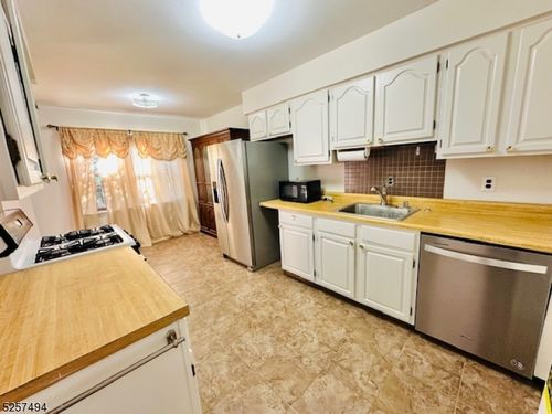 144 Beverly Hill Ter, Woodbridge, NJ, 07095 | Card Image