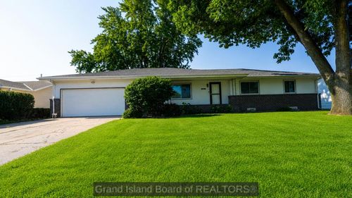 2617 Del Monte, Grand Island, NE, 68803 | Card Image