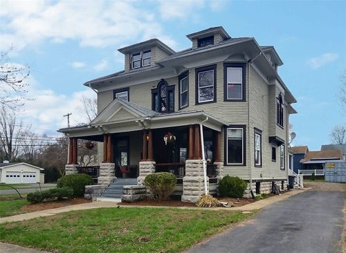 38 Center St, Waterloo, NY, 13165-1023 | Card Image