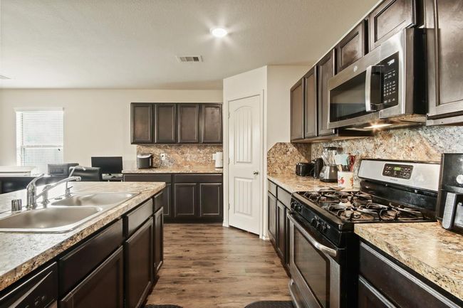 Kitchen | Image 9