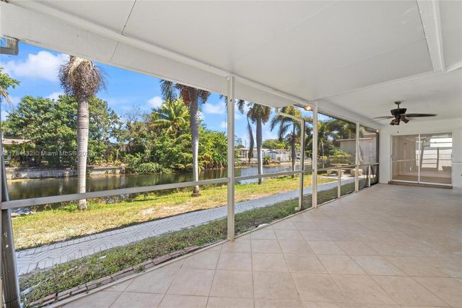 3833 Sw 67 Th Ter, House other with 4 bedrooms, 2 bathrooms and null parking in Miramar FL | Image 25