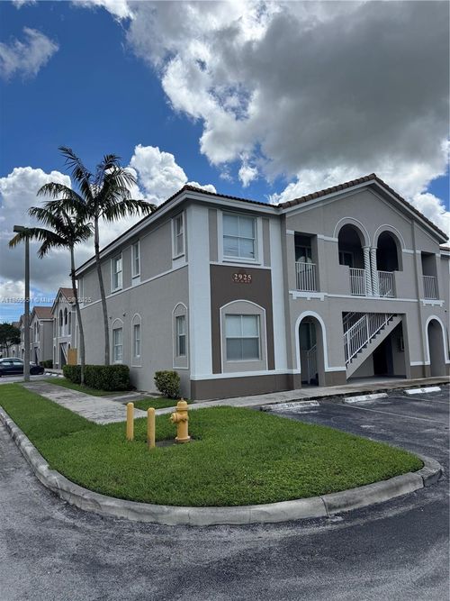 unit-100-2925 Se 16th Ave, Homestead, FL, 33035-2521 | Card Image