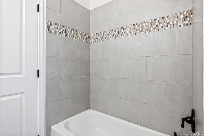 331 Restless Wind, House other with 4 bedrooms, 2 bathrooms and null parking in Spring Branch TX | Image 27