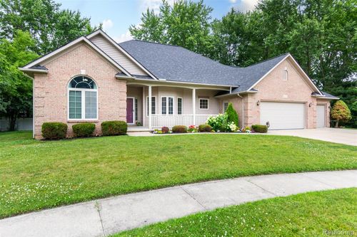 10267 Coachman Ct, Davison, MI, 48423-1481 | Card Image