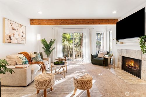 b102-3905 108th Ave Ne, Bellevue, WA, 98004 | Card Image