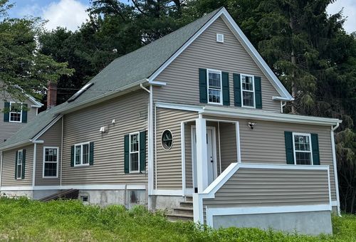 40 Central St, Auburn, MA, 01501-2325 | Card Image