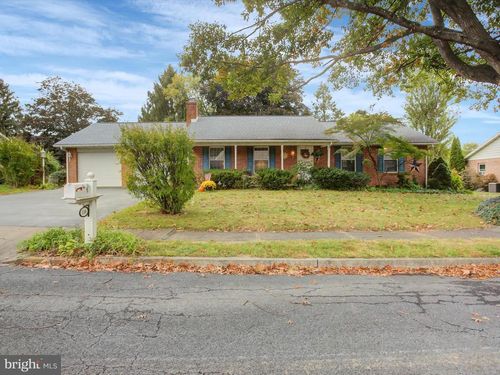 136 Park Place East E, SHIPPENSBURG, PA, 17257 | Card Image