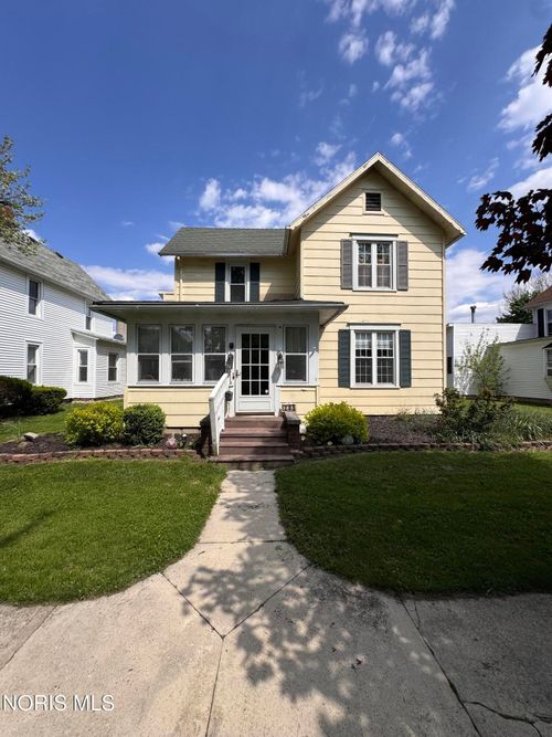 205 S Patterson St, Gibsonburg, OH, 43431-1230 | Card Image