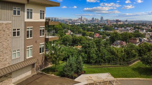 32-1130 Shavano Dr, Covington, KY, 41011-1535 | Card Image