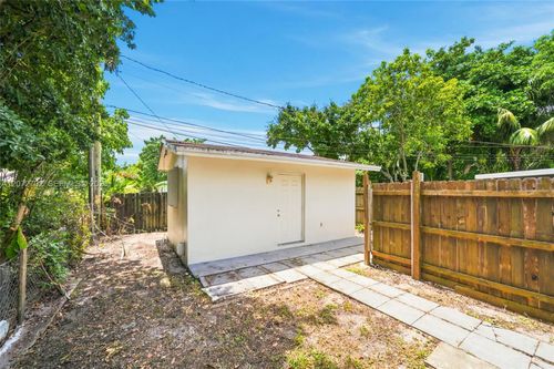 1-596 Nw 109th St, Miami, FL, 33168-3241 | Card Image