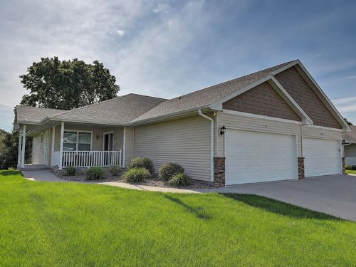 7502 Summerset Ave Ne, Cedar Rapids, IA, 52402-2347 | Card Image